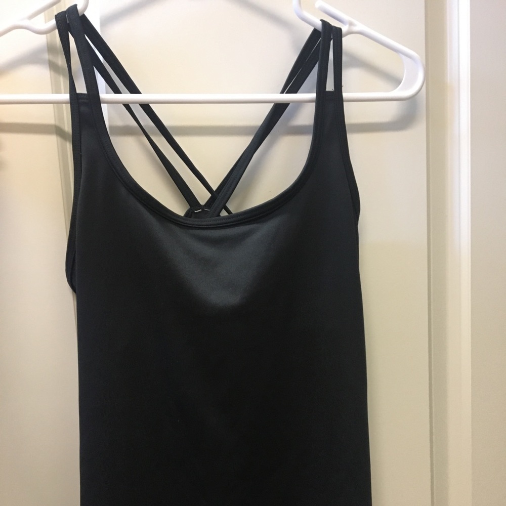 Athletic tank top